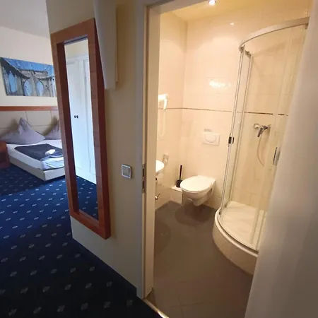 Zm 22, King Doublebed Appartement Leverkusen